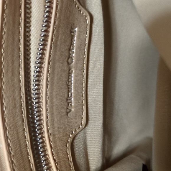 Upgrade Your Style with the Orlandi Valentino Crossbody Bag - Vegan Leather - Picture 13 of 14